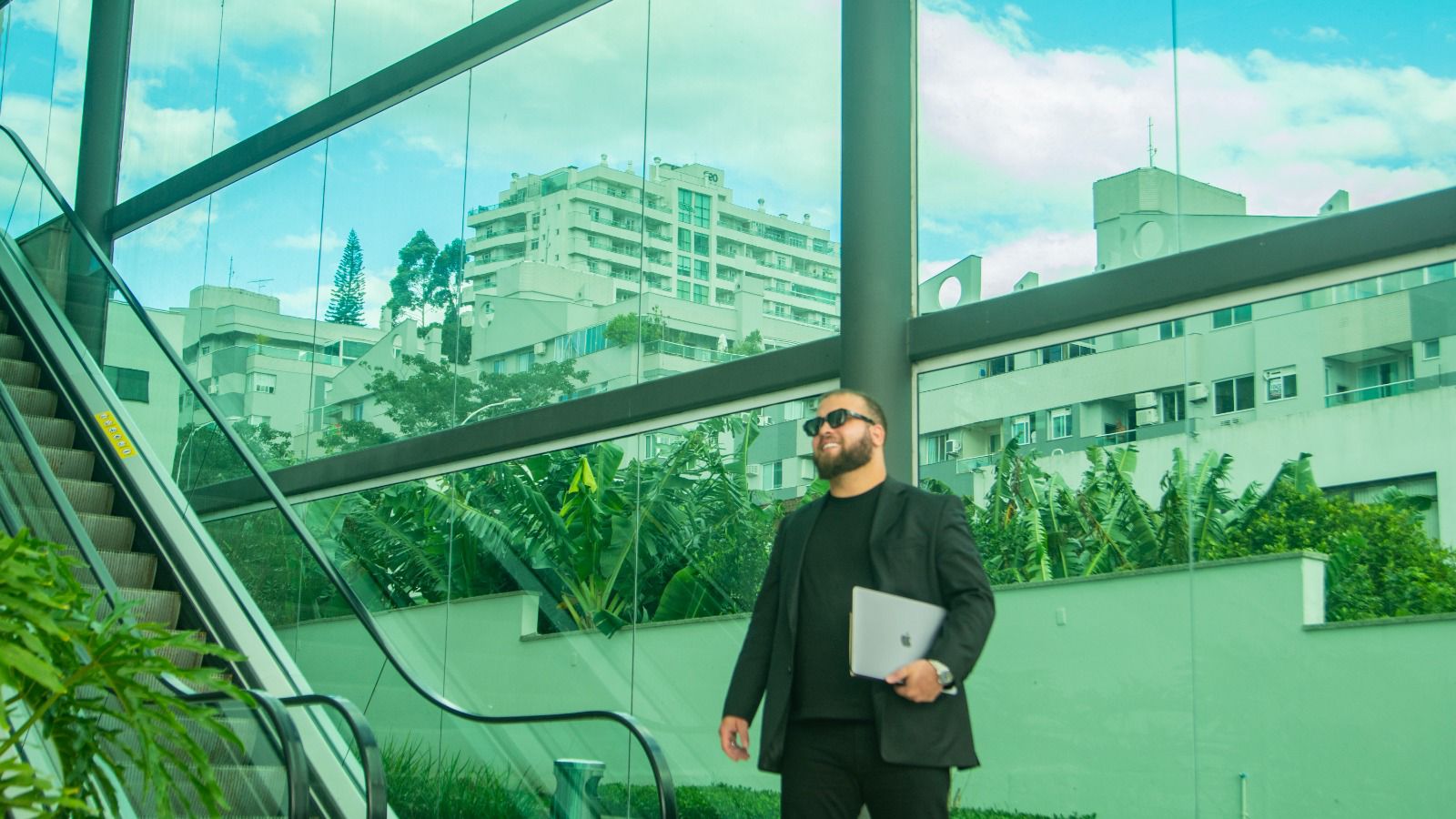 Patrick Ferreira operando remotamente